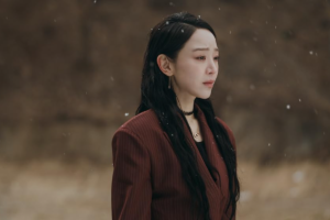 Shin Hae Sun dalam serial Netflix The Art of Sarah