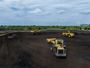 Aktivitas tambang batubara milik perusahaan energi di Indonesia