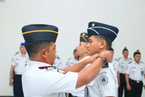 Kalapas Banyuwangi Sematkan Kenaikan Pangkat 30 Pegawai