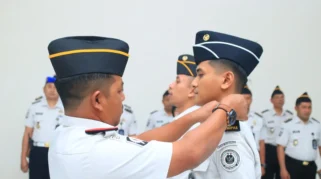 Kalapas Banyuwangi Sematkan Kenaikan Pangkat 30 Pegawai