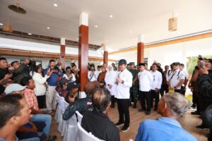 Menteri KKP berdialog dengan nelayan di KNMP Lateng Banyuwangi