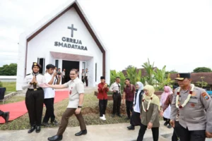 Gubernur Jawa Timur meresmikan fasilitas penunjang pembelajaran di SMAN 2 Taruna Bhayangkara Banyuwangi