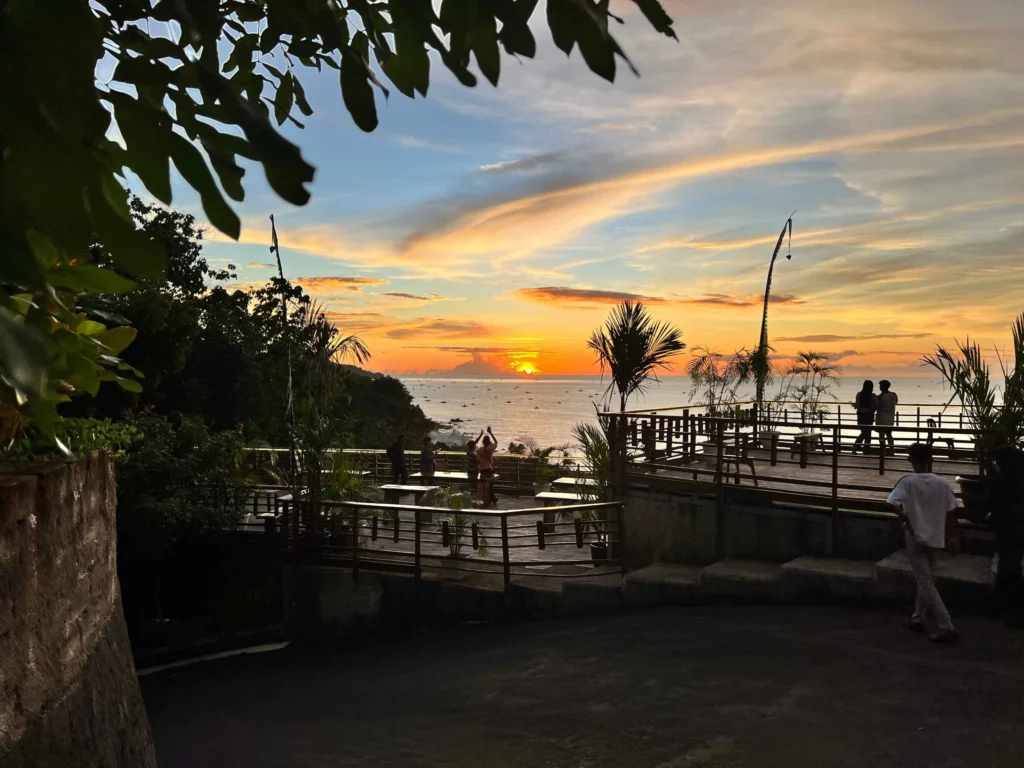 Aktivitas pendukung untuk melengkapi pengalaman sunset