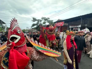 Arak-arakan Barong Ider Bumi di Desa Kemiren Banyuwangi