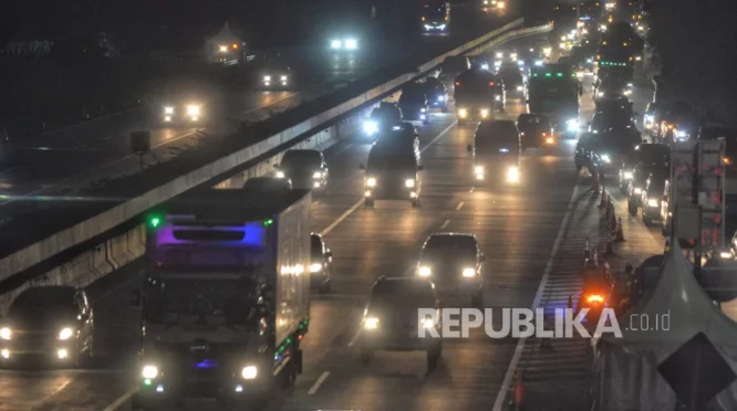 Beragam Kecelakaan Tol di Tengah Kepadatan Arus Mudik 2026