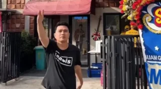 Burger Cempaka Putih Aldi Taher Laris Manis, Penjualan Capai 600 Porsi Sehari