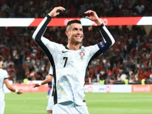 Cristiano Ronaldo capai 900 gol, dikeluarkan dari skuad Portugal, dan warisan di panggung dunia