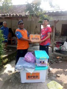 Dapur Rumah Warga Sumberwindu Roboh, BPBD Nganjuk Kirim Bantuan