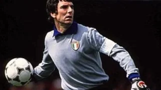 Dino Zoff: Legenda Kiper Italia yang Meningkatkan Standar Sepak Bola Dunia