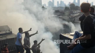 Dua Kebakaran Terjadi di Jakarta dan Bandung, Penyebab Gas Bocor dan Penyebab Belum Diketahui