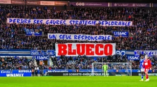 Fans Chelsea dan Strasbourg Bersatu Protes BlueCo Menjelang Laga Manchester United