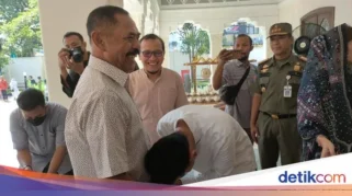 FX Rudy Menjadi Tamu di Open House Loji Gandrung Solo, Ribuan Warga Lintas Agama Hadir