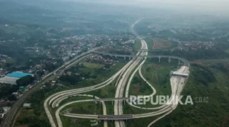 Gambar Udara Jalur Arteri Sukabumi ke Tol Bocimi Macet 4 km pada Minggu 29 Maret 2026