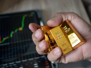 Gold Prices Slip to Four‑Month Low Amid Iran Tensions and Australian Investor Losses