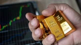 Gold Prices Slip to Four‑Month Low Amid Iran Tensions and Australian Investor Losses