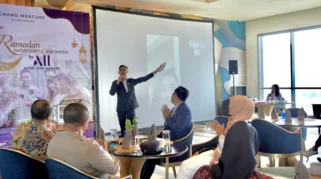 Grand Prize Undian Program Ramadhan “Cerita Rasa Nusantara” di Aston Banyuwangi Hadirkan Umrah Gratis untuk Warga Bakungan
