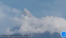 Gunung Semeru Meletus Dua Kali di Jumat Pagi, Kolom Abu Setinggi 1.000 Meter, Warga Dilarang Beraktivitas dalam Radius 5 km