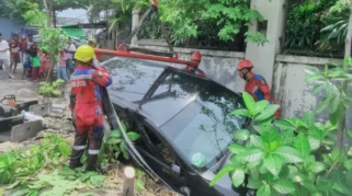 HR‑V Terbalik di Darmokali Surabaya: Pengemudi Mengantuk Jadi Penyebab Utama