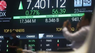 IHSG Menguat di atas 7.100, Top Gainers EXCL, UNVR, AMMN Pimpin LQ45