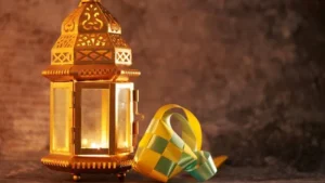 hampers lebaran dengan kartu ucapan Idul Fitri