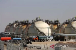 Iran Serang Fasilitas Energi Teluk, Saudi Arab Pertimbangkan Opsi Militer; AS Siapkan Pulau Kharg