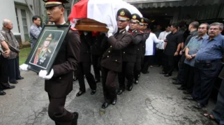 Jenazah Juwono Sudarsono Disemayamkan di Kemenhan Sebelum Dimakamkan di TMP Kalibata