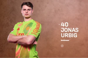 Jonas Urbig Dapat Izin Mulai di Depan Atalanta, Bayern Munich Siap Perkuat Gawang