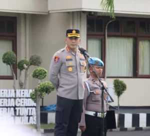 Kanit Reskrim Polsek Genteng Banyuwangi Tekankan Kebersihan untuk Tingkatkan Pelayanan