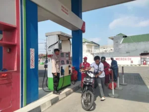 Kapolres Gresik Pantau SPBU di Jalur Mudik, Stok BBM Terjamin, Pemudik Tenang