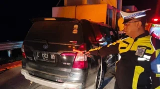 Kecelakaan Mobil Ngebut Tabrak Truk Box di Jombang, Nenek Rasmini Meninggal Dunia