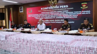 Kejaksaan Agung Sita Uang Dolar Senilai Rp 1 Miliar dari PT AKT Terkait Kasus Korupsi Tambang Samin Tan