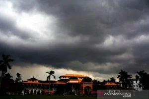 Konsensus Kandidat Kongres Karnataka, Peringatan Cuaca Ekstrem di Sulsel, dan Kecelakaan Bus Fatal di Ramanagara