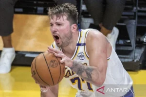 Lakers Tumbang di Kandang Pistons, Luka Doncic Bawa Sorotan Baru pada Musim