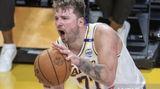 Lakers Tumbang di Kandang Pistons, Luka Doncic Bawa Sorotan Baru pada Musim