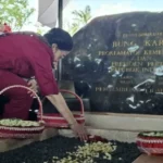 Megawati Ziarah ke Makam Bung Karno di Blitar, Didampingi Pramono Anung dan Tokoh PDIP
