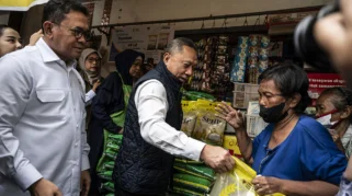 Mendag dan Menko Pangan Tinjau Harga Bahan Pokok Pasca Lebaran, Stok Cukup dan MINYAKITA Turun