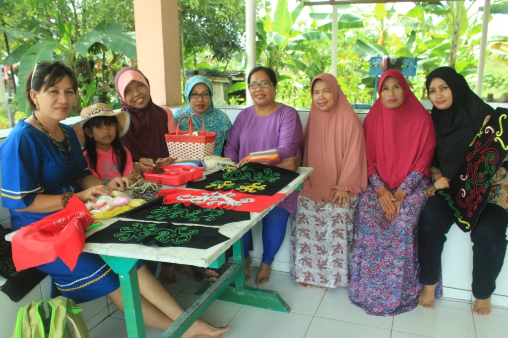 Menjaga Keberlanjutan Kerajinan Lokal