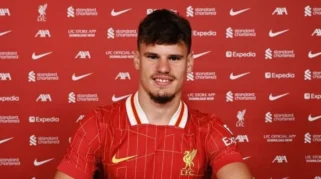 Milos Kerkez: Pilihan Kontroversial Liverpool di Tengah Ketegangan Champions League