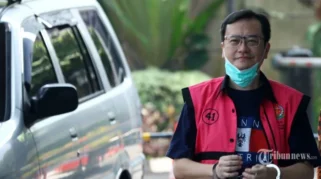 OJK Keluarkan Sanksi Seumur Hidup untuk Benny Tjokro: Dampak Besar bagi Dunia Pasar Modal