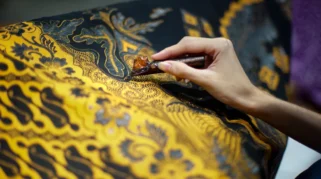 Pembuatan batik motif Banyuwangi: Sejarah dan Perkembangan