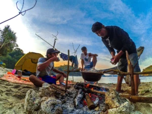 Pengalaman Camping di Pantai Wedi Ireng: Panduan Lengkap & Cerita Seru