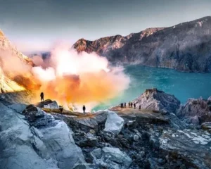Pengalaman Sunrise di Gunung Ijen: Petualangan Tak Terlupakan