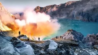 Pengalaman Sunrise di Gunung Ijen: Petualangan Tak Terlupakan