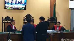 Penggugat CLS Ijazah Siap Akui Kalah Jika Jokowi Ucap Sumpah Pemutus – Sidang PN Solo Berlanjut