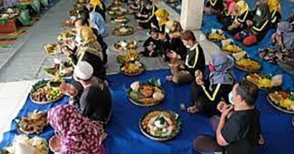 Persiapan Upacara Selametan Rumah Baru Banyuwangi