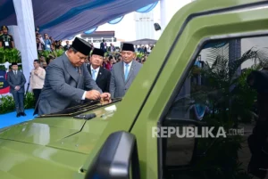 Prabowo Dorong Kendaraan Listrik Nasional, Konsumen Mewah Diminta Bayar Harga Dunia untuk BBM