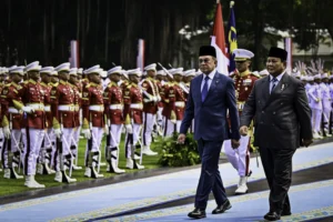 Prabowo Sambut PM Anwar Ibrahim di Istana Merdeka dengan Lagu Rasa Sayange