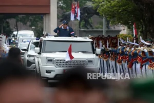Prabowo Sindir Pengadaan Mobil Dinas Gubernur Rp8 Miliar, Bandingkan dengan Maung Buatan Indonesia