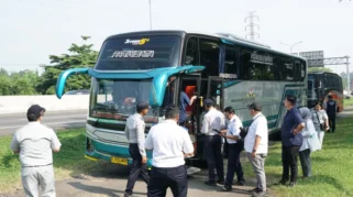 Rampcheck di Rest Area 726 Gresik Pastikan Bus Mudik Laik Jalan Jelang Puncak Lebaran