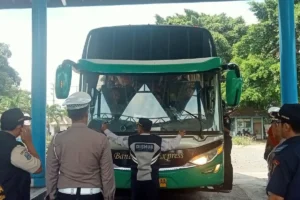 Rampcheck di Terminal Sritanjung Banyuwangi, Satu Bus Ditilang Karena Kaca Pecah